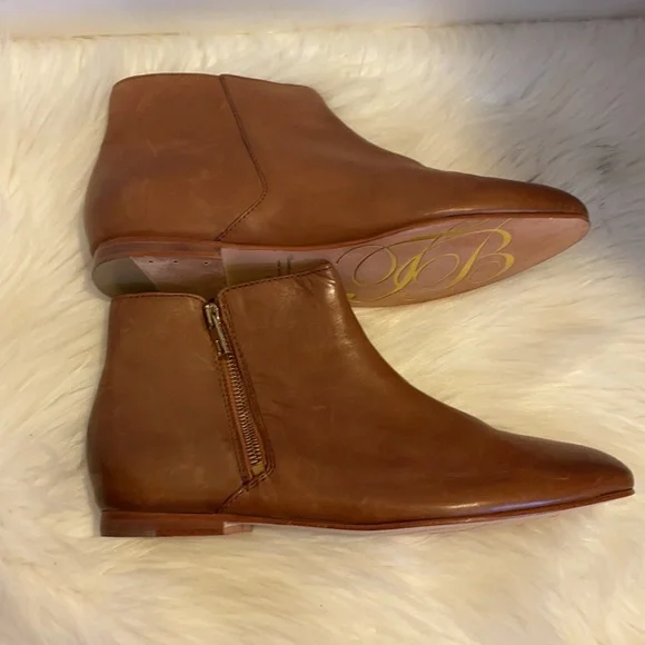 TED BAKER LEATHER BOOTIES - Picture 7 of 7